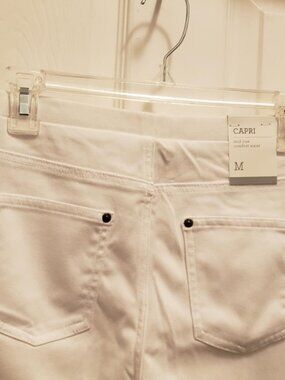 Style & Co White Capri Leggings Size Ladies Medium New with tags